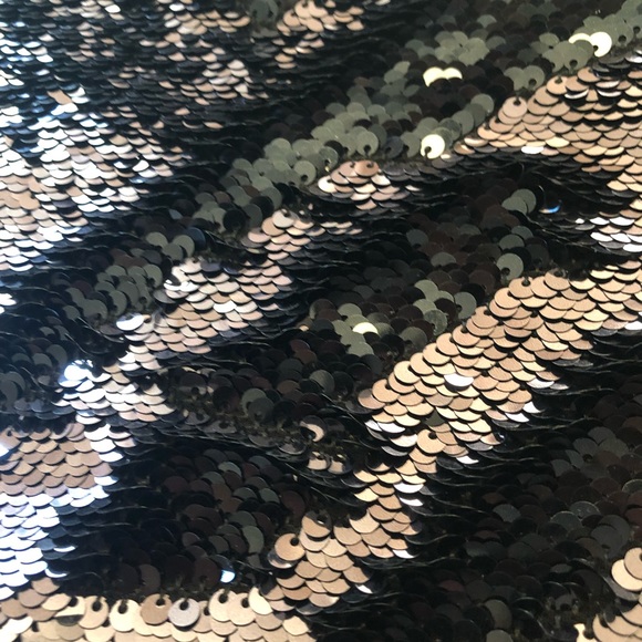 Gap Color Changing Sequin Black & Silver Clutch - Picture 2 of 8